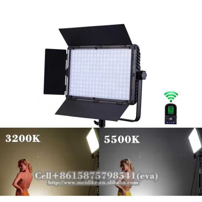 أبيض بارد 5500K LED Video Studio Lights بطارية تعمل بالطاقة 7000LM 95CRI 1
